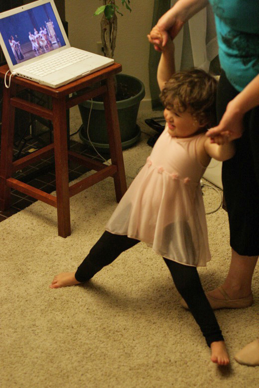 Prima Princessa ballet with toddler and mama splits