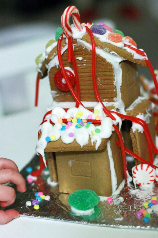 gingerbread house &#8212; holidays Christmas12