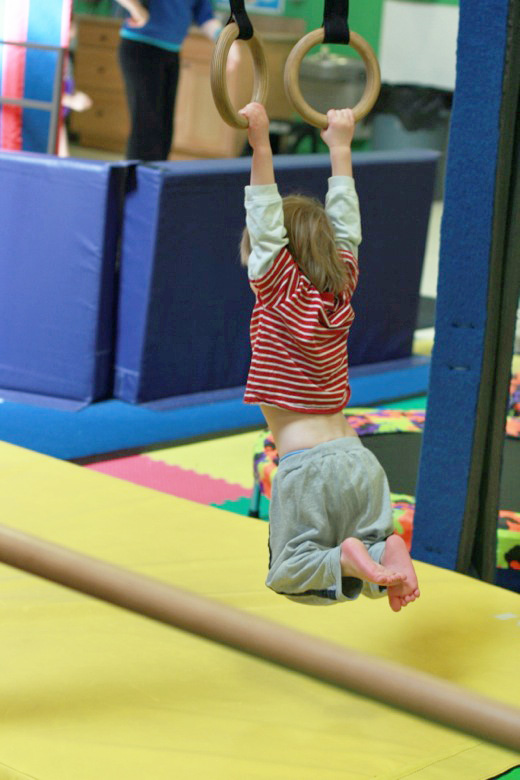 Little gymnast == Hobo Mama