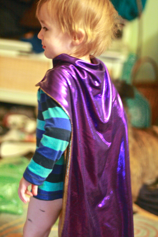 How to sew easy superhero capes for kids == Hobo Mama