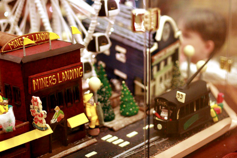 Miners Landing gingerbread house — Christmas downtown Seattle meetup holidays