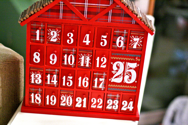 Activity-a-day Advent calendar for kids = Hobo Mama